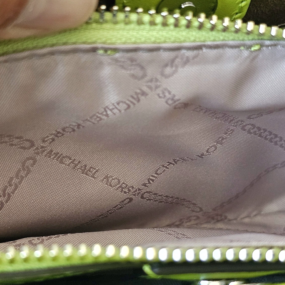 Michael Kors Hamilton Small Lime Cross Body Bag - Picture 11 of 16